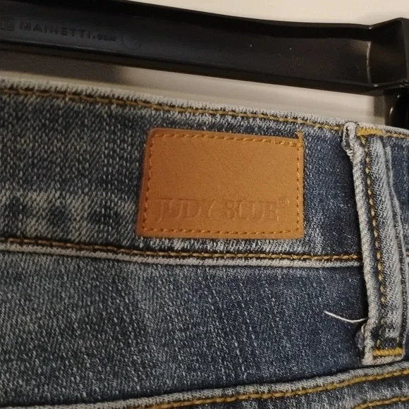 Judy Blue Distressed Jeans - Picture 7 of 10